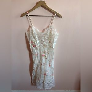 White floral slip